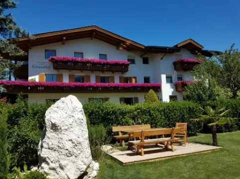 Beautiful Residence Klementhof with Garden and a Seasonal Outdoor Pool