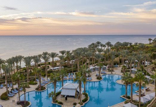 2. 포시즌스 리조트..