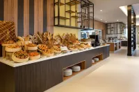 Hilton Garden Inn Riyadh Financial District - breakfast