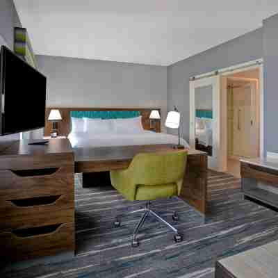 Hampton Inn and Suites Deptford Rooms