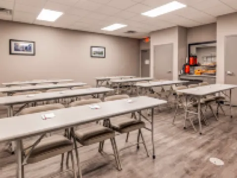 โรงแรมชัวร์สเตย์พลัส บาย เบสท์เวสเทิร์น ฮัมเบิล โรงแรมในฮิวสตัน