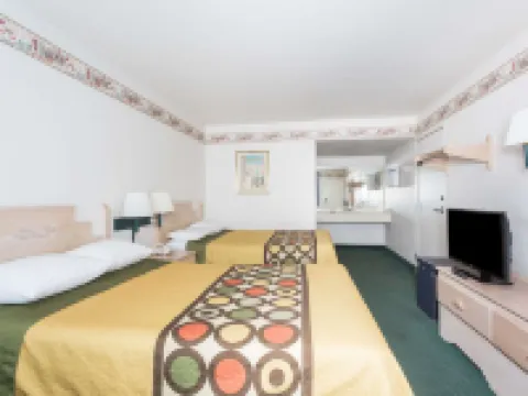 Super 8 by Wyndham Cottonwood Hotels in Cottonwood