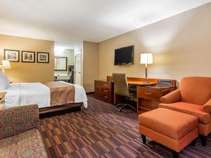 Quality Inn & Suites Near Robins Air Force Base