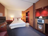Novotel Suites Clermont-Ferrand Polydome Hotels in Клермон-Ферран