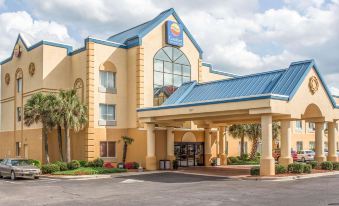 Comfort Inn & Suites FtJackson Maingate