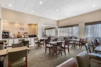 La Quinta Inn & Suites by Wyndham New Haven Hotels in New Haven