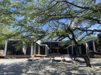 99 Surf Lodge Các khách sạn ở Tola