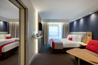 Holiday Inn Express CAMBRIDGE WEST - CAMBOURNE by IHG - bar