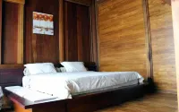 Woody Villa Hotels in Cijulang