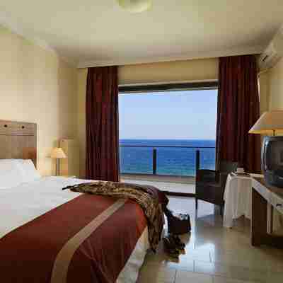 Kalamaki Beach Resort Rooms