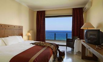 Kalamaki Beach Resort