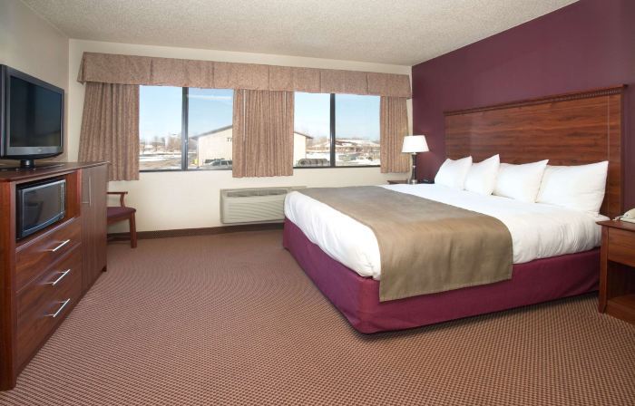 AmericInn by Wyndham New London