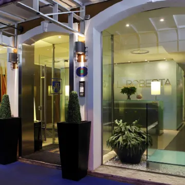 Hotel Roberta Hotels near Museum M9
