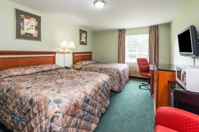 Knights Inn Bracebridge Hotel dekat High Falls Water Park