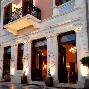 Civitas Suites Hotel