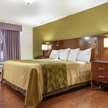 Rose City Inn & Suites