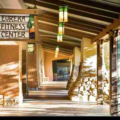 Disney's Grand Californian Hotel & Spa Hotel Exterior