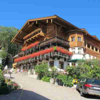 Feuriger Tatzlwurm Hotel Exterior