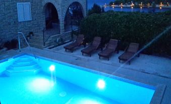 Lucija - Apartment with Pool - A1