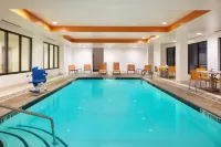 Holiday Inn Express & Suites Indianapolis South – Greenwood
