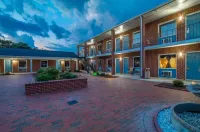 Winton Inn & Suites