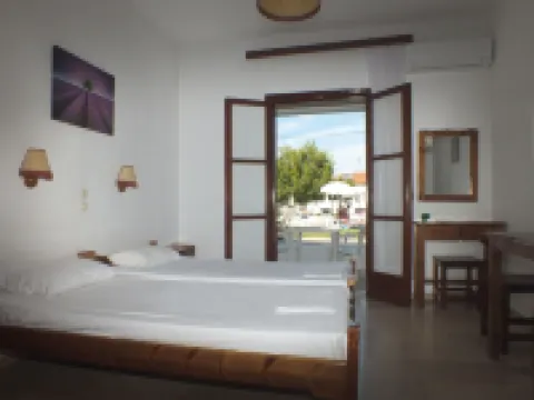 Tzilios Studios Hotels in Acharavi