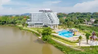 The Riverie by Katathani Hotel in zona ACT Chaing Rai Church