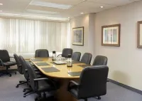 Quality Inn & Suites PE Trudeau Airport Отели в г. Дорваль