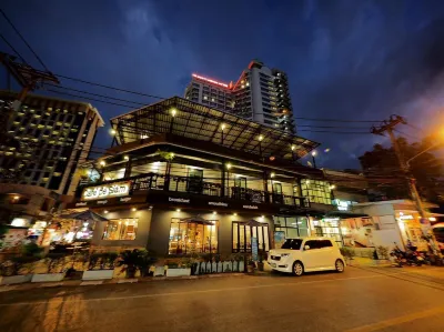 Uno Chiangmai Hotels near Kalare Night Bazaar
