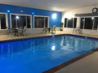 Comfort Inn & Suites - Pool