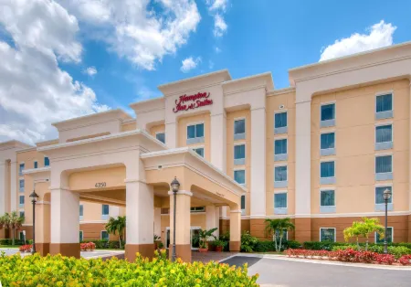 Hampton Inn & Suites Fort Myers-Colonial Blvd. Отели в г. Форт Майерс