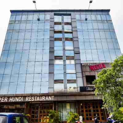 Collection O Meera International Hotel Exterior