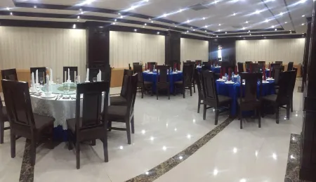 Favanhmai Hotel Отели рядом с достопримечательностью «Долина Кувшинов»