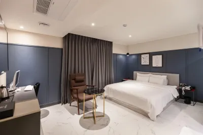 Brown Dot Hotel Hadan Hotel di Distrik Saha