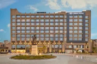 كراون بلازا، أركان غرب القاهرة، أحد الفنادق من مجموعة فنادق إنتركونتيننتال Hotels near جامعة النيل