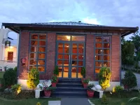 AAR Resort & Spa Hotels near Anand van