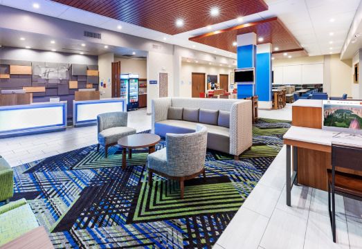 홀리데이 인 익스프레스 실내 수영장 이미지