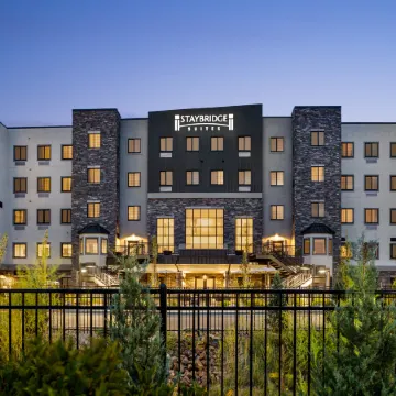 Staybridge Suites COLORADO SPRINGS NE - POWERS by IHG Отели рядом с достопримечательностью «Парк Коттонвуд Крик»