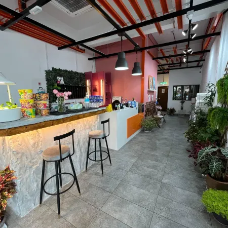 Knight Alley Hotel Отели рядом с достопримечательностью «Бирманский бассейн»