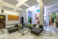 Joy Plaza de Armas - Bintang 2