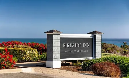 Fireside Inn on Moonstone Beach