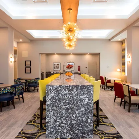 Hampton Inn & Suites by Hilton Thunder Bay
