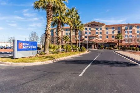 Hilton Garden Inn St. George Отели рядом с достопримечательностью «Ред Хилс Десерт Гарден»