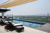 HAMPTON INN BY HILTON SAN LUIS POTOSI - Pools