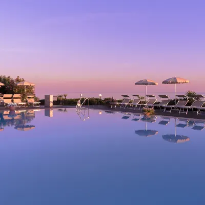 Hotel Dei Pini Hoteles cerca de Playa de Le Bombarde