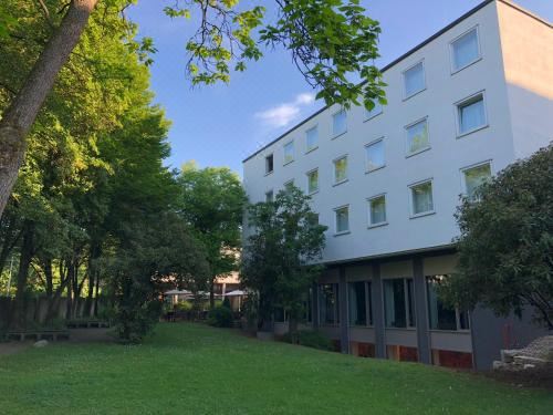 Tagungszentrum Hohenheim, Akademie der Dioezese R-S