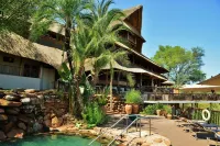 Victoria Falls Safari Lodge - piscine