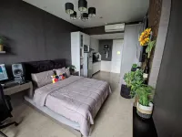 Art Deco Apartemen Lavender Studio Bathtub by Gps