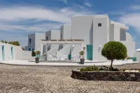 Neptune Luxury Suites Hotels in Akrotiri