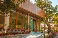 Mandu the Escape Hotels in Bacha Gaon